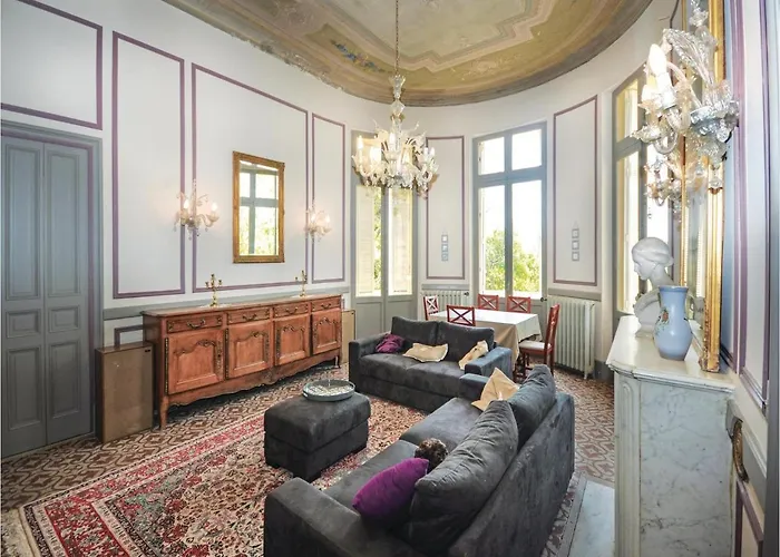 Ferienhaus Beautiful In Raphael Saint-Raphaël